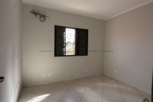 Sobrado amplo em ótima localização - Foto 7