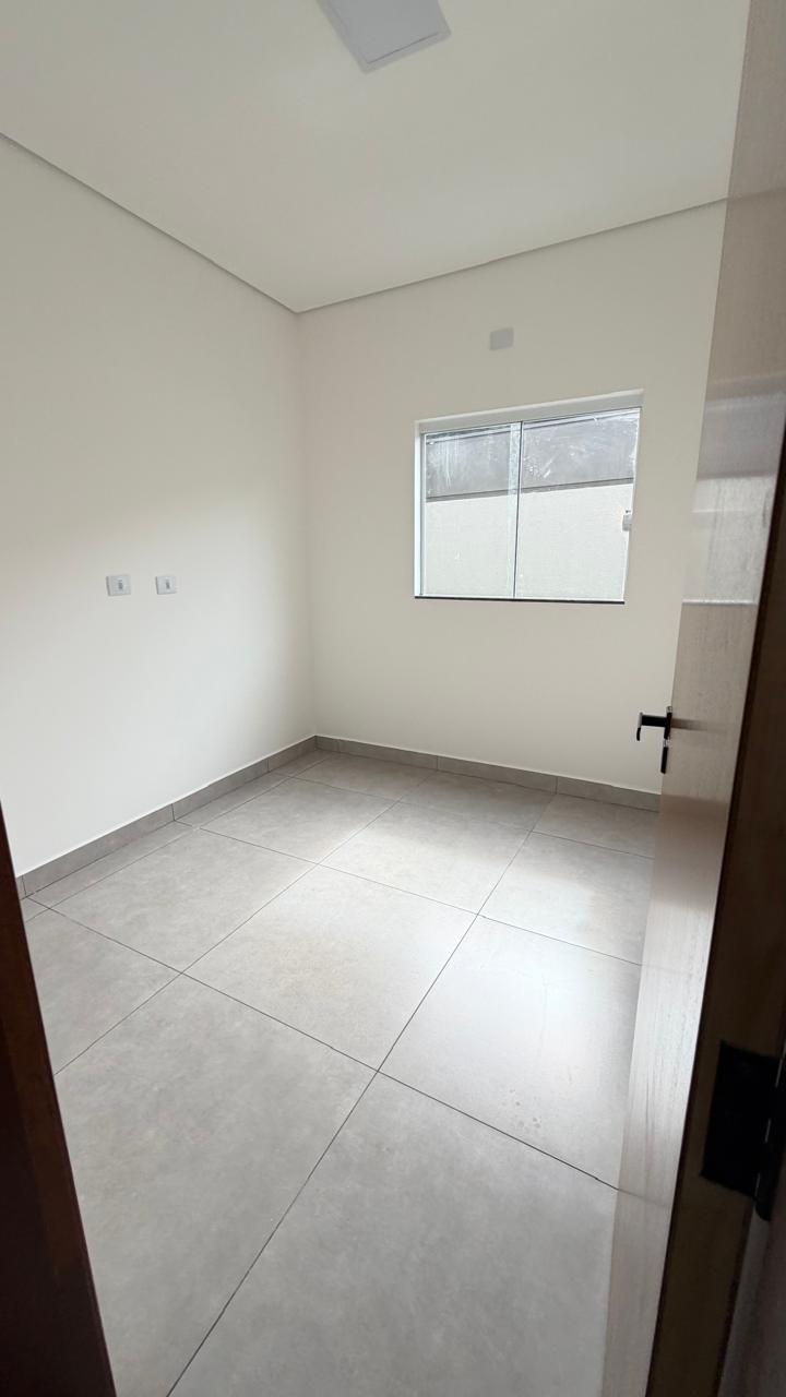 Linda casa pronta - Bairro Universitária II - Casa-Térrea em Núcleo Habitacional Universitárias, Campo Grande